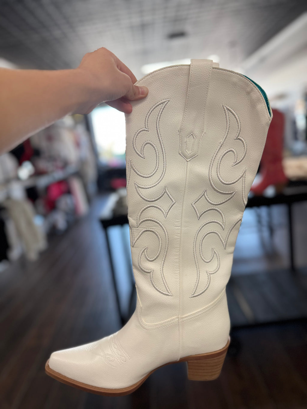The Sonora White Boots